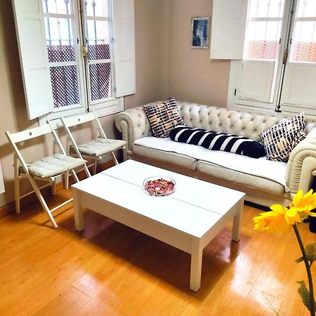 Apartamento En El Centro Para 4 Personas Seville Luaran gambar