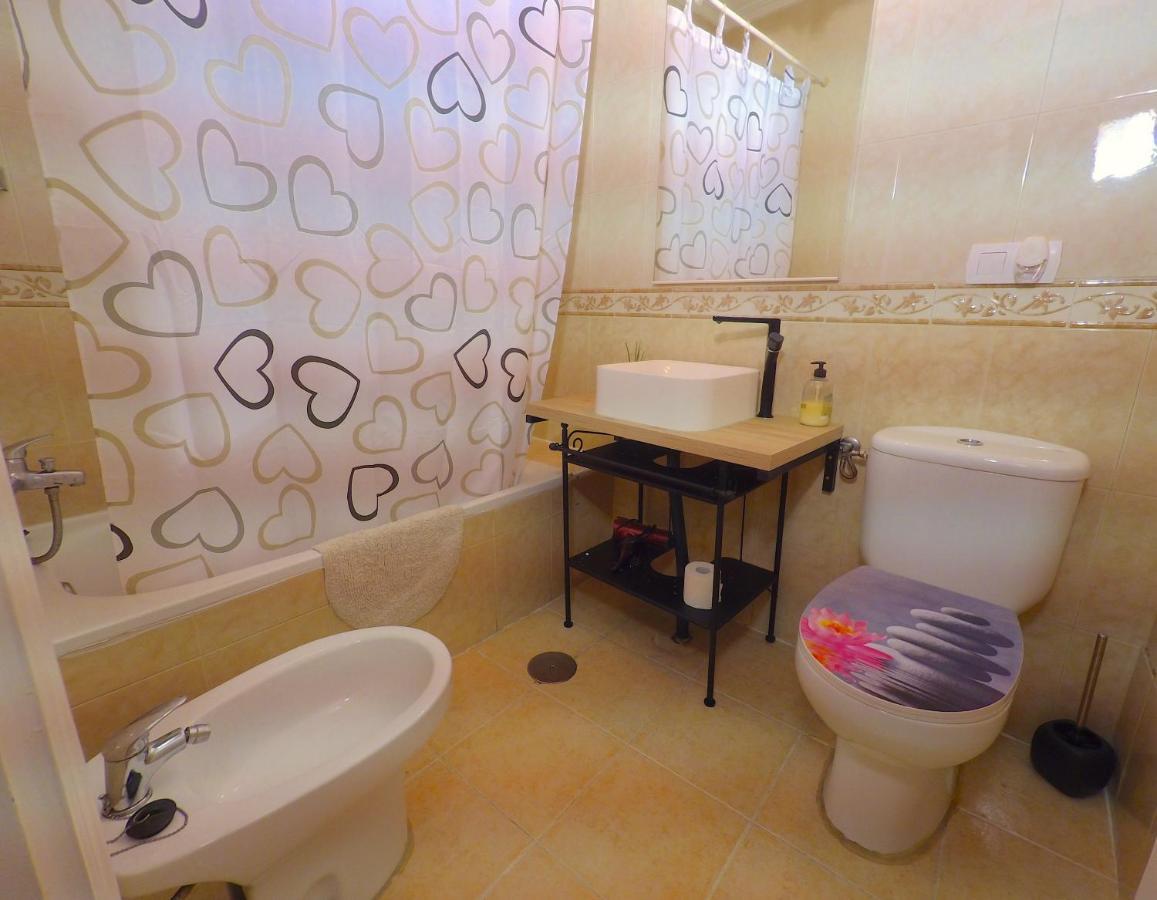 Apartamento En El Centro Para 4 Personas Seville Luaran gambar